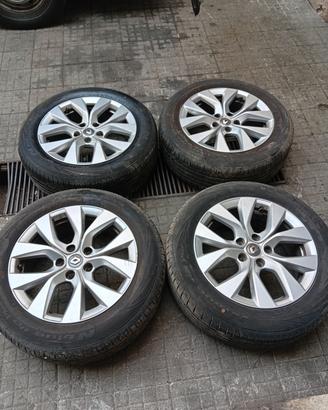 Renault Captur Cerchi e Gomme 215/60/17 Estive 202