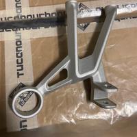 Pedana poggiapiedi r 1250r rs lato dx