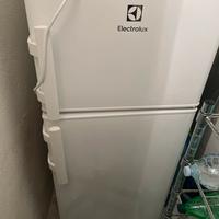 Frigorifero medio-piccolo 55x50 h121