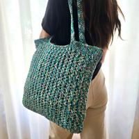 Borsa mare multicolor realizzata all'uncinetto