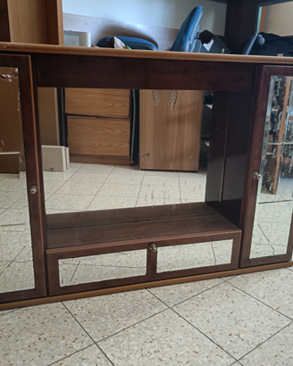Mobile bagno con specchio luce e presa elettrica