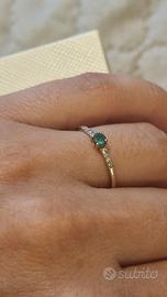 Anello Stroili con smeraldo e brillantini 