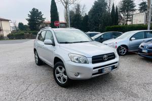 Toyota RAV 4 2.2 D-4D Gancio traino estraibile