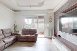 Ampio quadrilocale con balconi, box e cantina