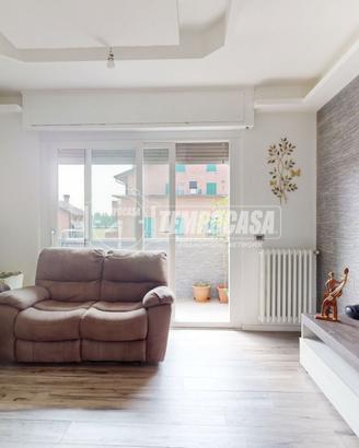 Ampio quadrilocale con balconi, box e cantina