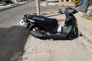 SCOTTER BENZ 125 HONDA