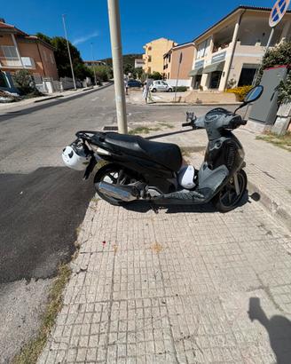 SCOTTER BENZ 125 HONDA