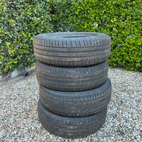 4 Gomme 215 65 R16 come nuove