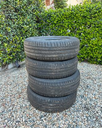 4 Gomme 215 65 R16 come nuove