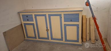 Credenza in legno massiccio stile rustico