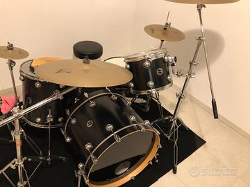 Batteria drum sound equalized