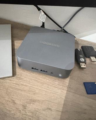 Mini pc geekom intel I9