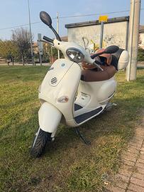 Vespa Piaggio ET4 150cc