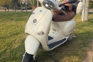Vespa Piaggio ET4 150cc