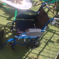 Sedia rotelle pieghevole 