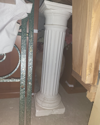 Colonna in gesso+vaso