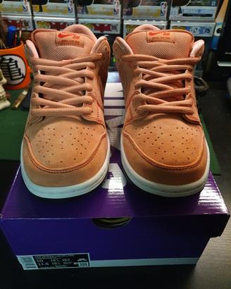 Nike sb dunk low pro pink pig jordan