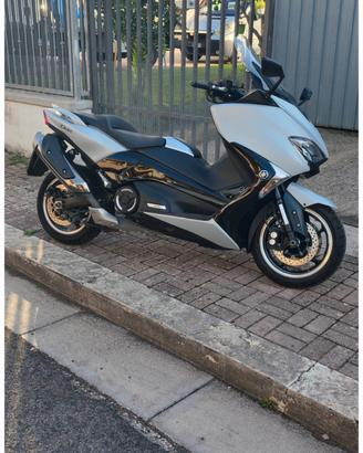 T Max 530 DX abs 