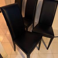 4 Sedie in Ecopelle Nera – Eleganti e Comode