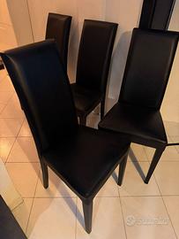 4 Sedie in Ecopelle Nera – Eleganti e Comode