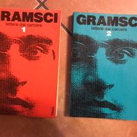 2 libri “Lettere dal carcere” Gramsci del 1988.