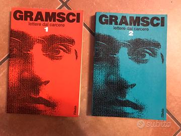 2 libri “Lettere dal carcere” Gramsci del 1988.