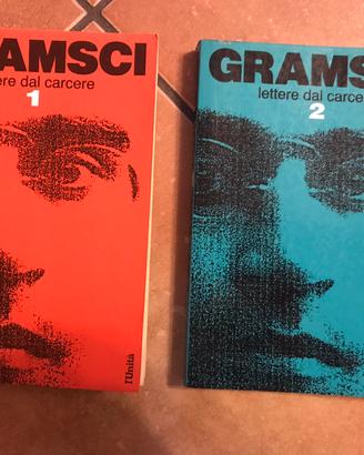 2 libri “Lettere dal carcere” Gramsci del 1988.