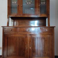 Vetrina con credenza