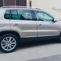 VOLKSWAGEN  Tiguan 2012 bluemotion