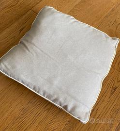 Cuscino da divano nuovo, 40x40 cm