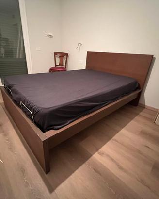 Letto matrimoniale con materasso