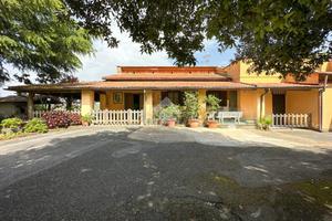 VILLA SINGOLA A MONTE COMPATRI