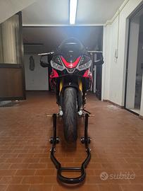Aprilia Tuono v4 Factory 2023