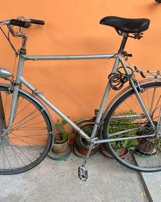 Bicicletta taglia 28