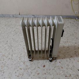 TERMOSIFONE ELETTRICO DE LONGHI CON RUOTE