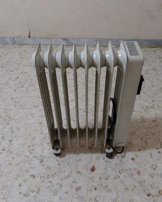 TERMOSIFONE ELETTRICO DE LONGHI CON RUOTE