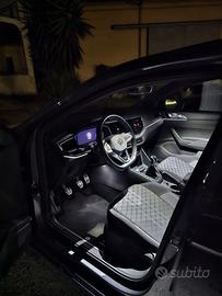 Volkswagen Taigo 1.0 R Line