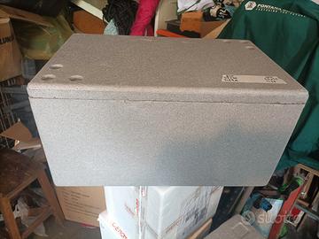 Cassa in polistirolo con coperchio
