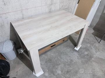 Tavolo allungabile con 6 sedie