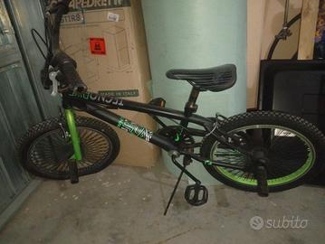 bicicletta BMX 