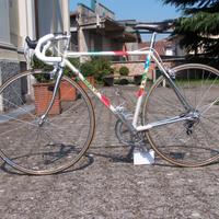 Bici da corsa vintage in acciaio Columbus-Cinelli