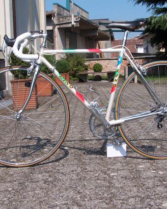 Bici da corsa vintage in acciaio Columbus-Cinelli