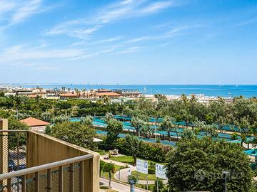 Fronte mare con 2 camere e posto auto