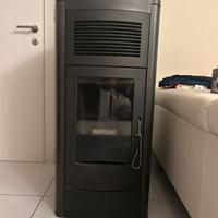 Stufa pellet Idro MCZ modello Musa 22 kW