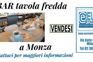048/26 bar tavola fredda + mura