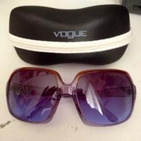 Occhiali da sole Vogue nuovi con custodia