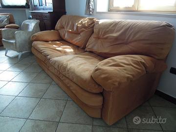 Divani 3+2 in vera pelle nabuk e piuma d'oca