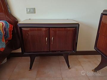 Coppia di comodini anni 50