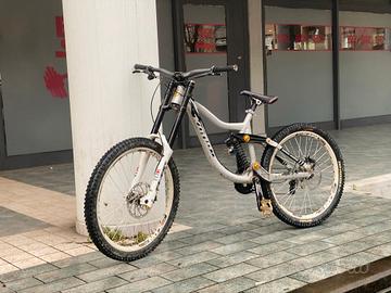bici downhill Kona Supreme Operator  2012