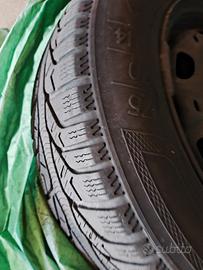 4 cerchi in ferro con 4 gomme invernali